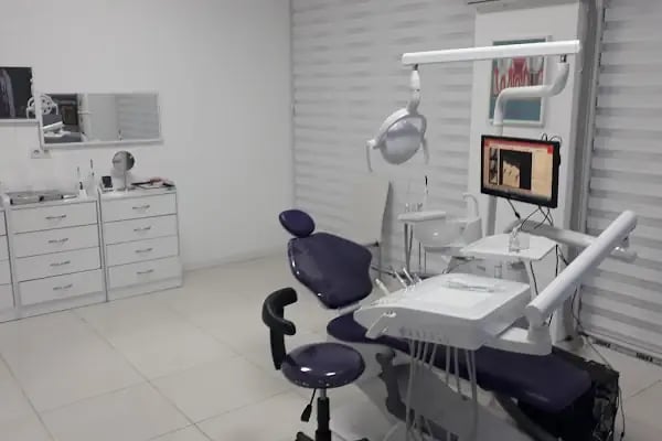 Özel Tinaztepe Diş Polikliniği Buca Koop. Şubesi - Resim 7