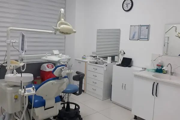 Özel Tinaztepe Diş Polikliniği Buca Koop. Şubesi - Resim 17