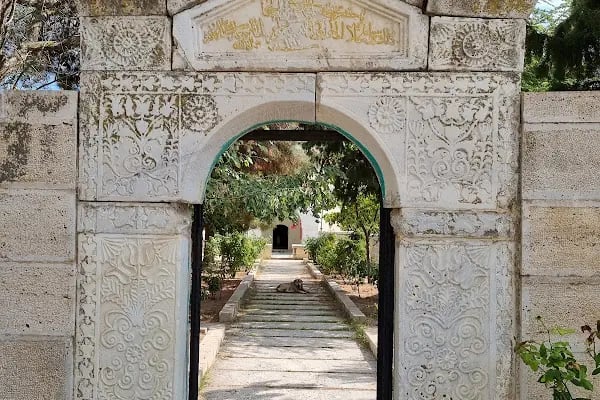 Hacım Sultan Türbesi - Resim 5