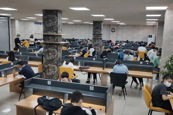 Baykuş Akademi Kütüphane ve Kafe - Resim 2
