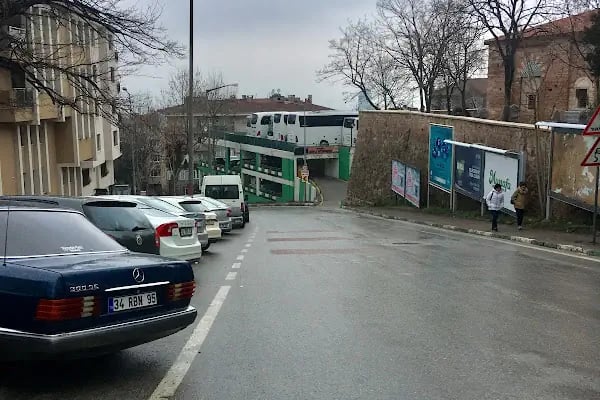 Yeşil Katlı Otopark - Resim 1