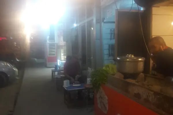 Nikopolis Cafe & Restaurant - Resim 13
