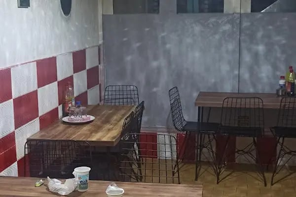Nikopolis Cafe & Restaurant - Resim 12