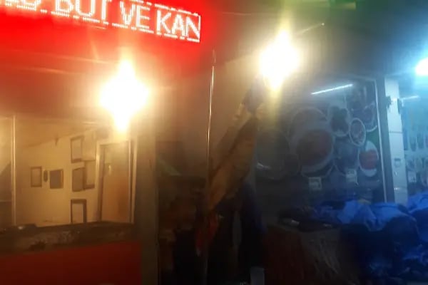 Nikopolis Cafe & Restaurant - Resim 18