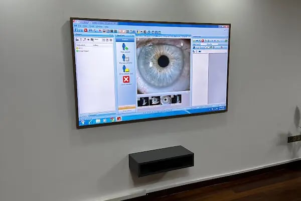 Alanya Göz Kliniği Op. Dr. Bülent Kalay - Resim 4