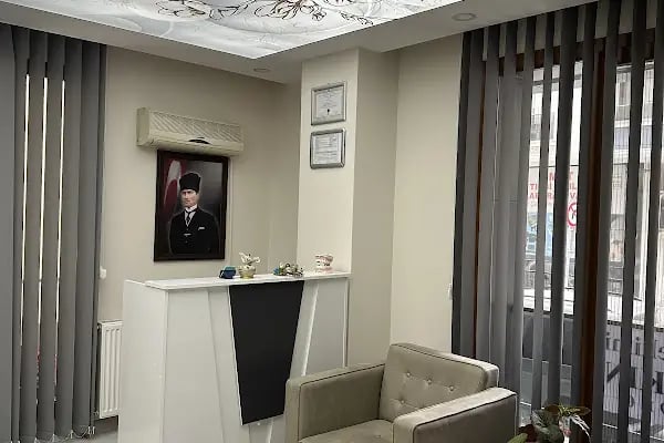 Diş Hekimi DENİZ AKIN - Resim 2