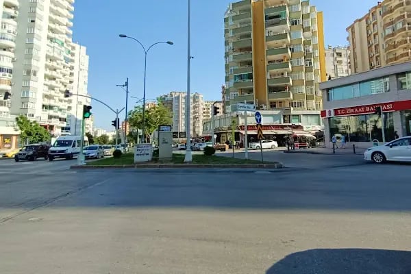Ziraat Bankası Toros/Adana Şubesi - Resim 1