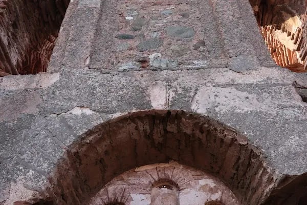 9. yy Hagios Aberkios Manastırı - Resim 7
