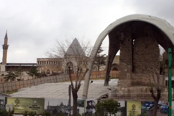 Selçuklu Sultanlarının Türbesi - Resim 18
