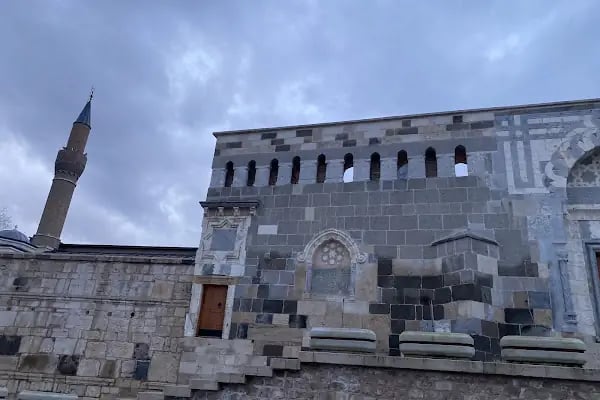 Selçuklu Sultanlarının Türbesi - Resim 8