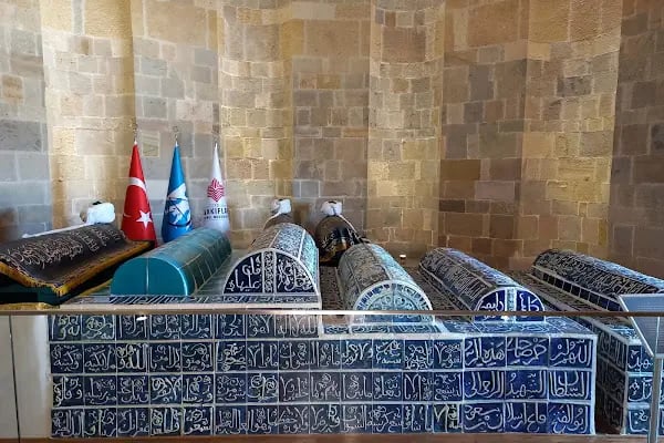 Selçuklu Sultanlarının Türbesi - Resim 3