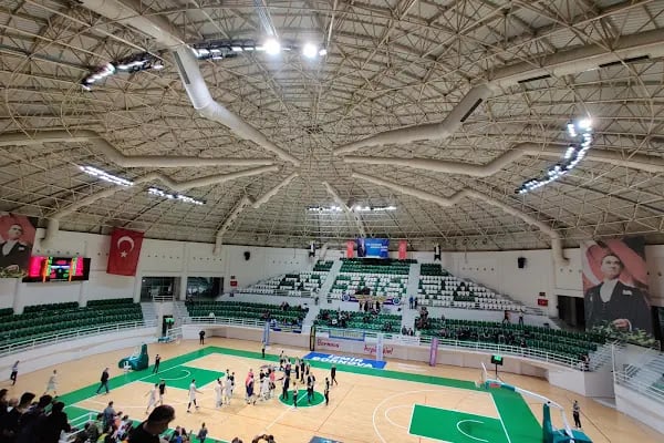 Bornova Belediyesi Atatürk Spor Kompleksi - Resim 1