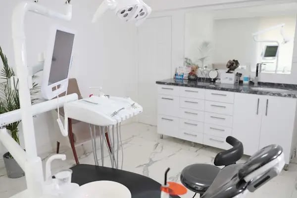 Ezgi Aydın Diş Kliniği - Resim 8