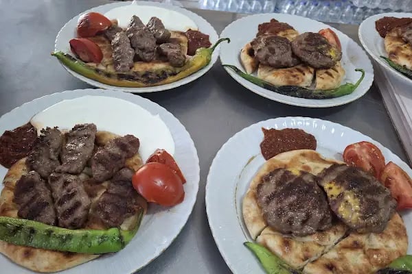 Meşhur Akhisar Köftecisi Hasan Usta - Resim 3