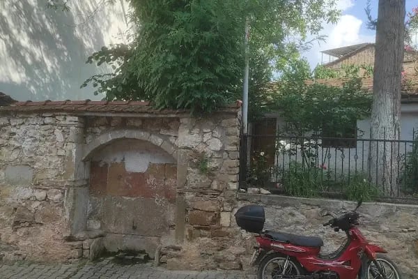 Bayraklı Dede Türbesi - Resim 17