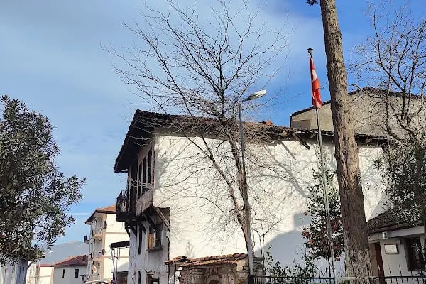Bayraklı Dede Türbesi - Resim 2