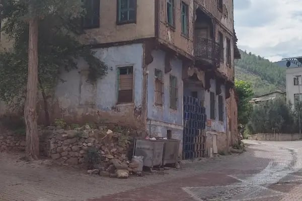Bayraklı Dede Türbesi - Resim 14