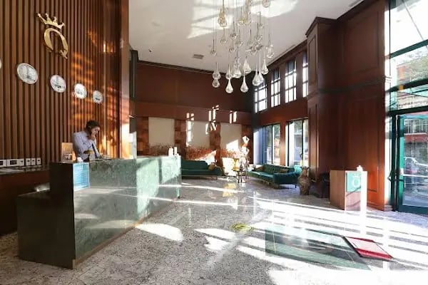 Q Hotel - Resim 1