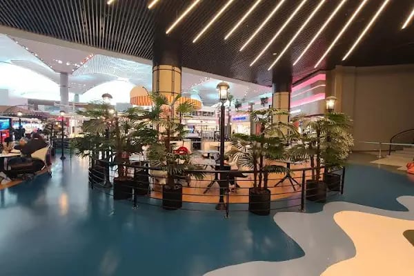 Cups & Clouds Coffee IGA Arrivals Floor - Resim 5