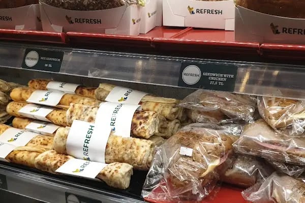 Cups & Clouds Coffee IGA Arrivals Floor - Resim 11