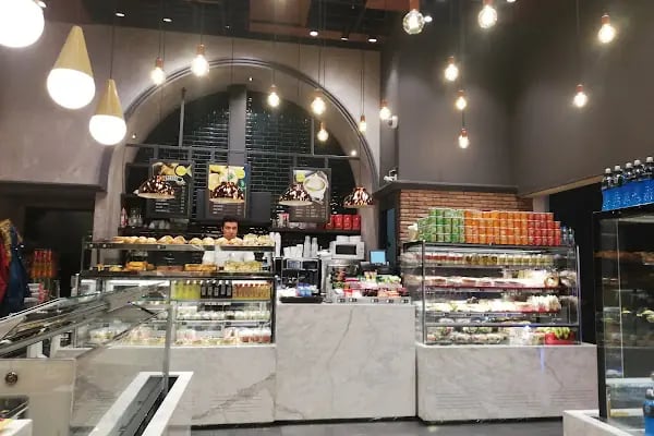 Cups & Clouds Coffee IGA Arrivals Floor - Resim 14