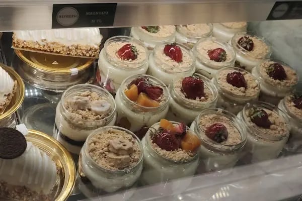 Cups & Clouds Coffee IGA Arrivals Floor - Resim 16
