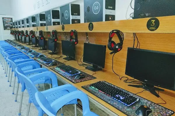 ÇAĞLAYAN İNTERNET CAFE - Resim 4