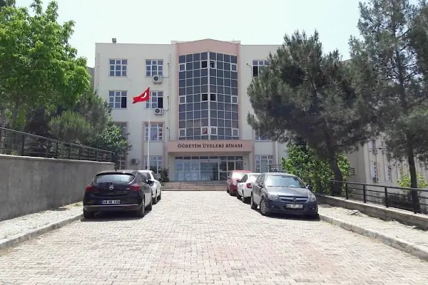 Dokuz Eylül Üniversitesi - Resim 1