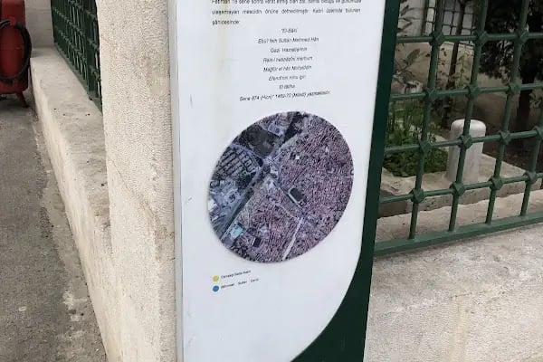 Ekmekçi Baba Türbesi - Resim 2