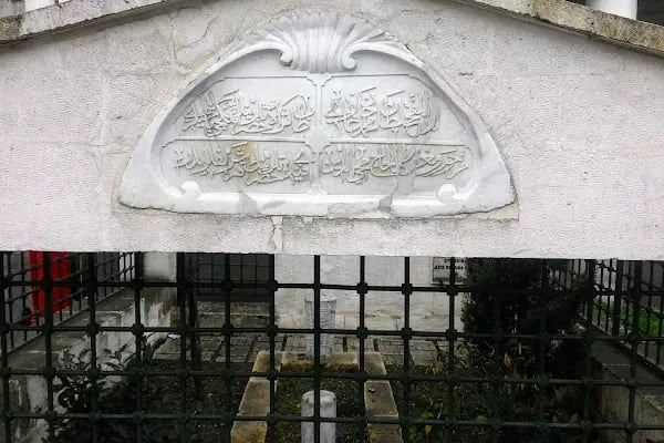 Ekmekçi Baba Türbesi - Resim 6
