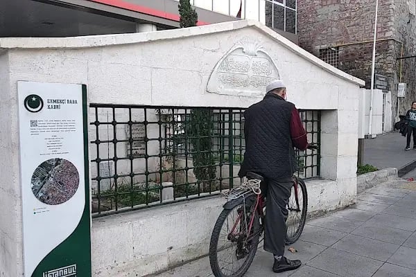 Ekmekçi Baba Türbesi - Resim 8