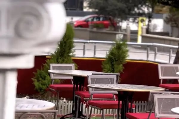 Café Carmen Red - Resim 2