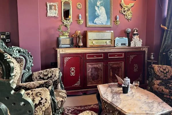 Café Carmen Red - Resim 7