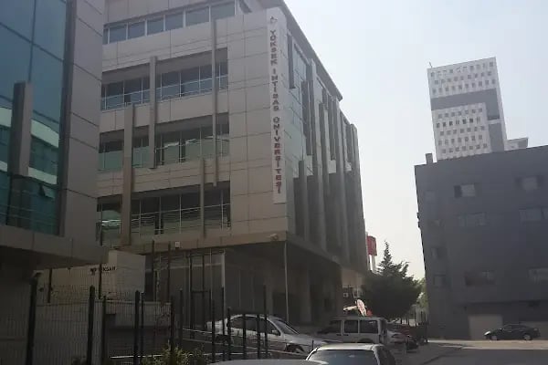 Yüksek İhtisas Üniversitesi - 100. Yıl Yerleşkesi (Tıp Fakültesi) - Resim 18