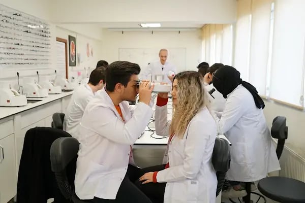 Yüksek İhtisas Üniversitesi - 100. Yıl Yerleşkesi (Tıp Fakültesi) - Resim 17