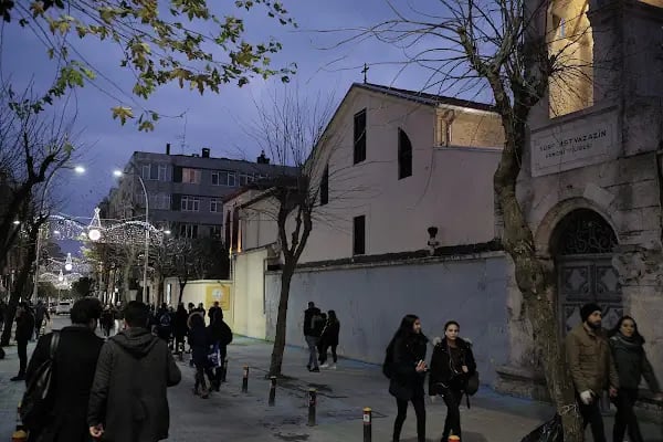 Surp Asdvadzadzin Ermeni Kilisesi - Resim 17