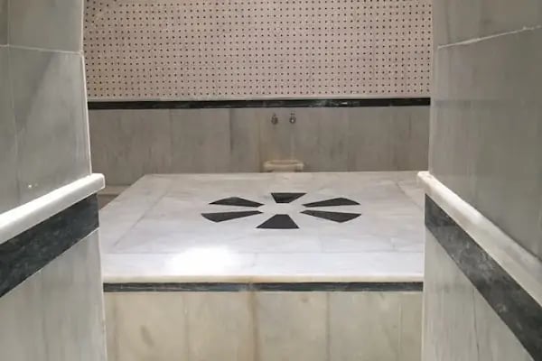 (Turkish bath ) Tarihi Bardakçı Hamamı - Resim 1