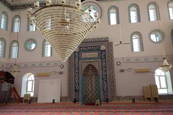 Akhisar Cami - Resim 2