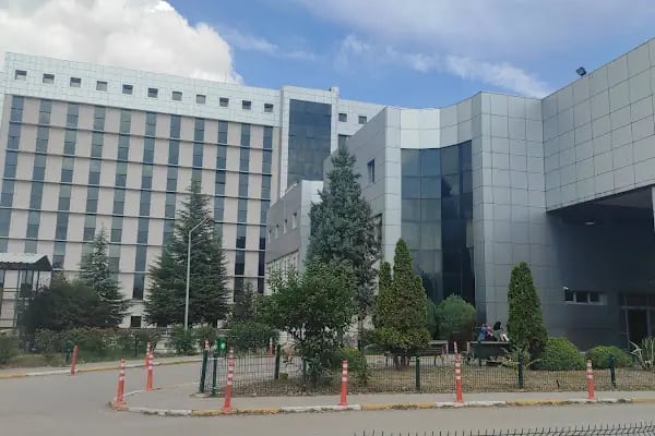 Sağlık Bilimleri Derince Eğitim ve Araştırma Hastanesi - Resim 1