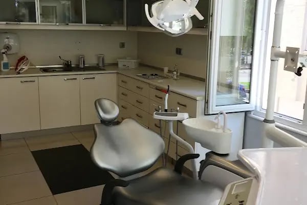 Mehmet ÇAKACI Çene Cerrahisi Kliniği - Resim 17