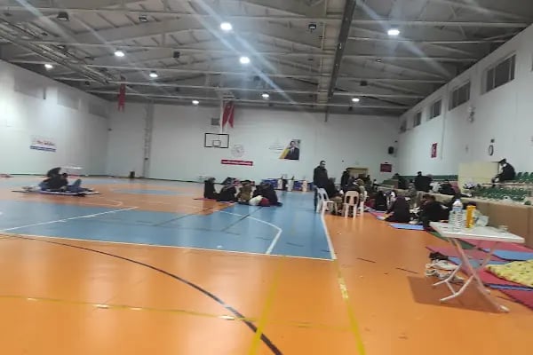 Yakınca Spor Salonu - Resim 18