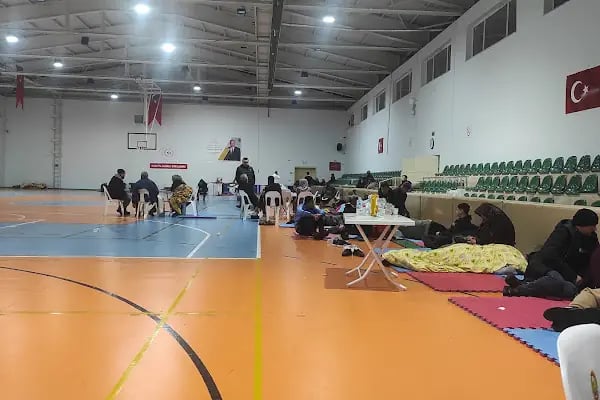 Yakınca Spor Salonu - Resim 4