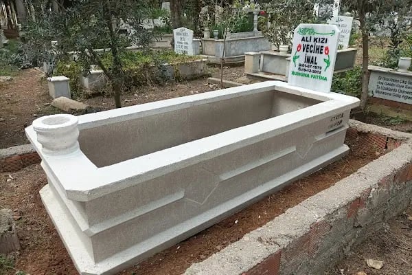 Yeniköy Mezarlığı - Resim 6