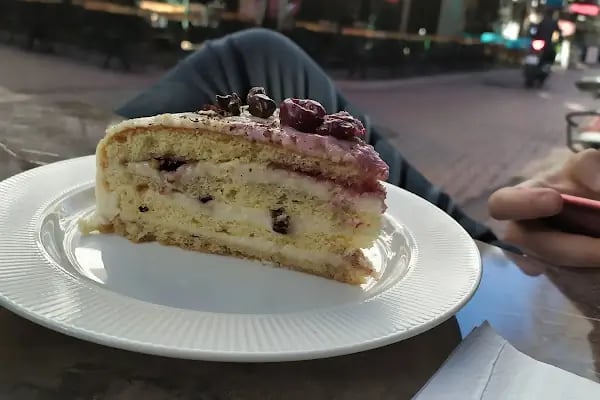 Maldives Lounge Bistro &amp; Cafe - Resim 17