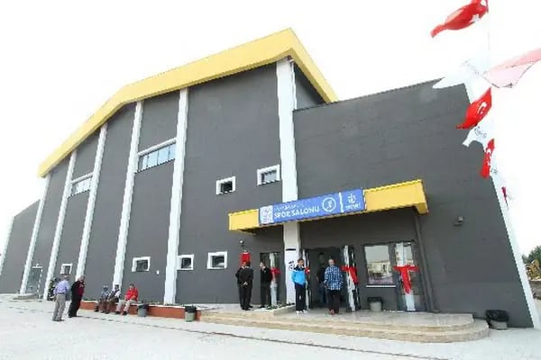 Başiskele Spor Salonu - Resim 14