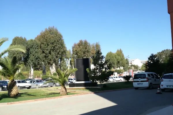 Başkent Üniversitesi Adana Uyg. ve Araşt. Merkezi Kışla Sağlık Yerleşkesi - Resim 5