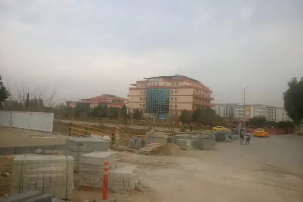 Başkent Üniversitesi Adana Uyg. ve Araşt. Merkezi Kışla Sağlık Yerleşkesi - Resim 17