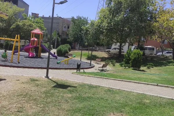 Aşık Mahsuni Şerif Parkı - Resim 1