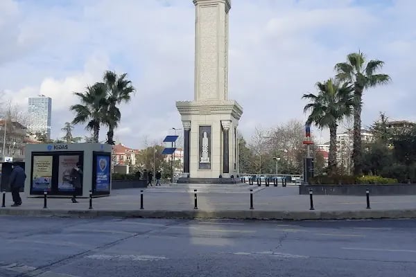 Çarşı Metro Durağı - Resim 1