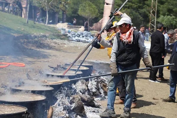 Taşkın dede türbesi - Resim 14